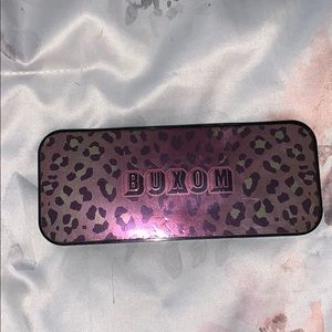 Buxom Dolly’s wild side eyeshadow palette